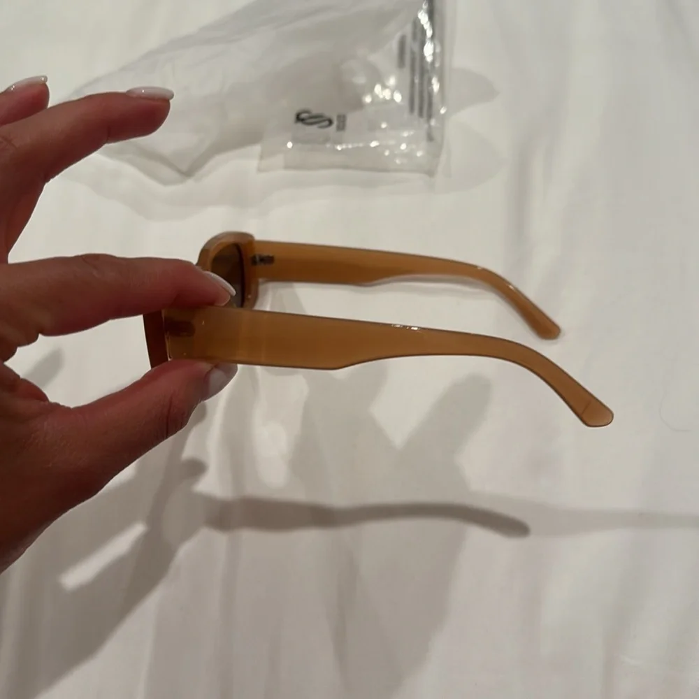 Amazon sunglasses color